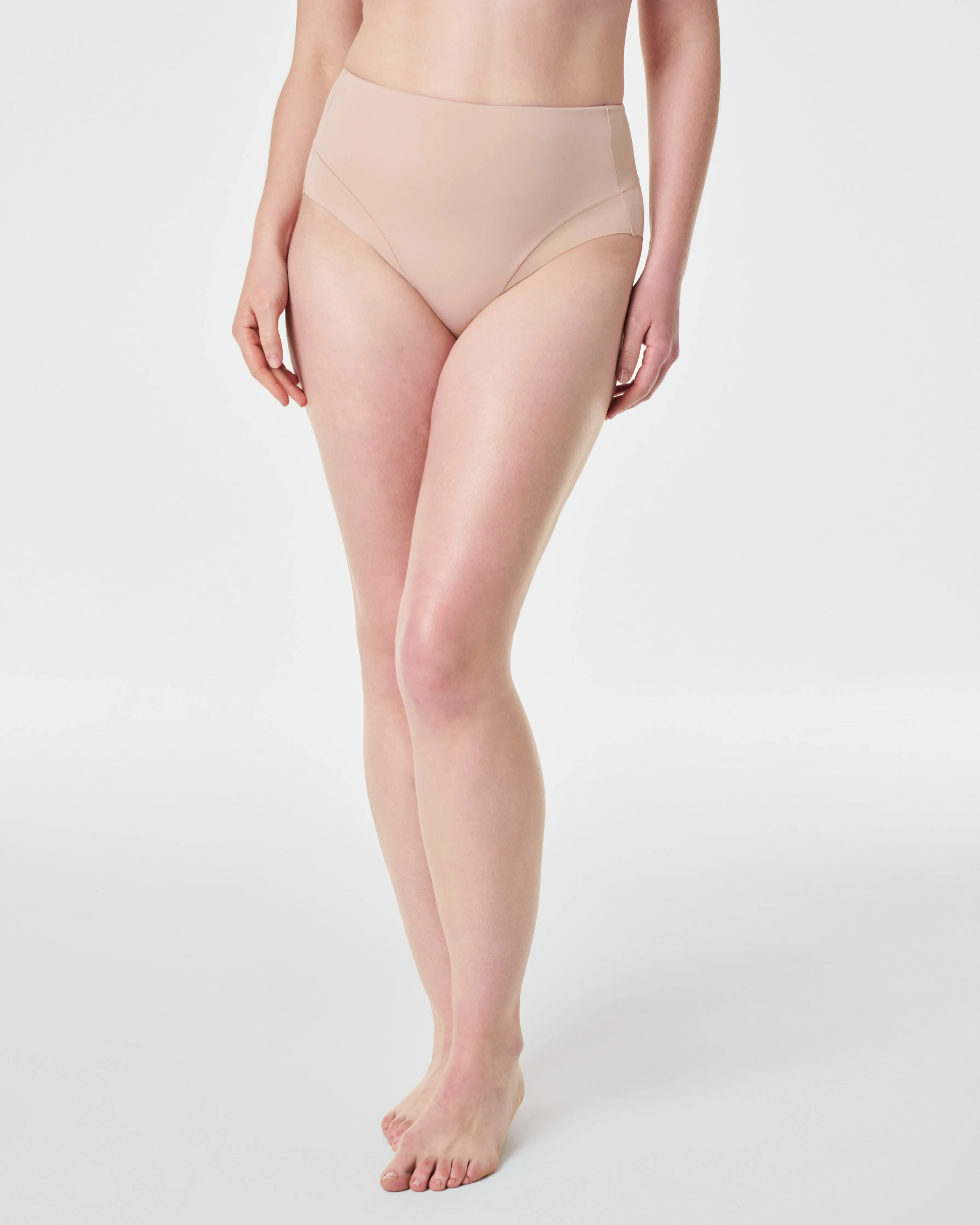 SPANXsmooth™ Contouring Hi-Leg Brief