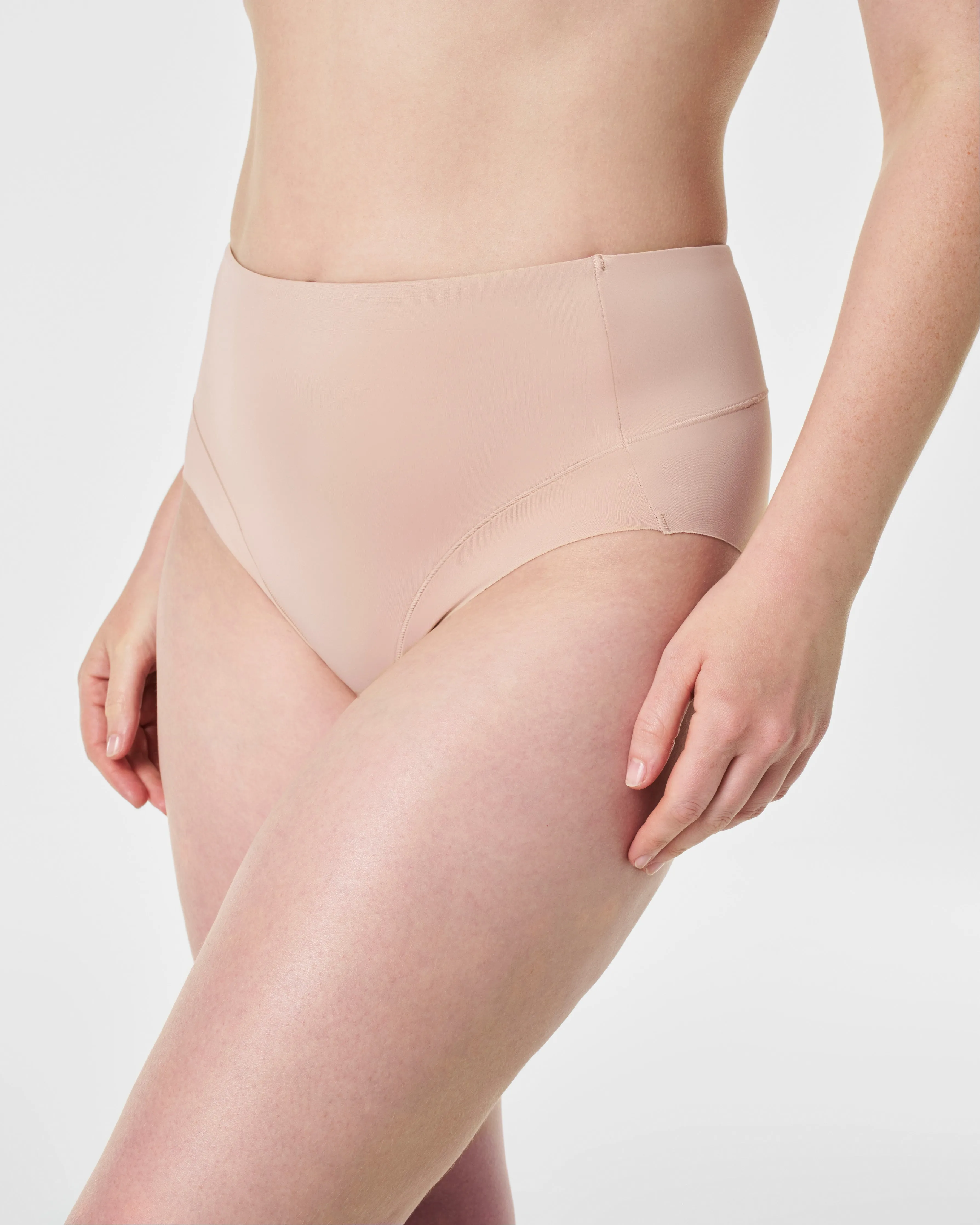 SPANXsmooth™ Contouring Hi-Leg Brief
