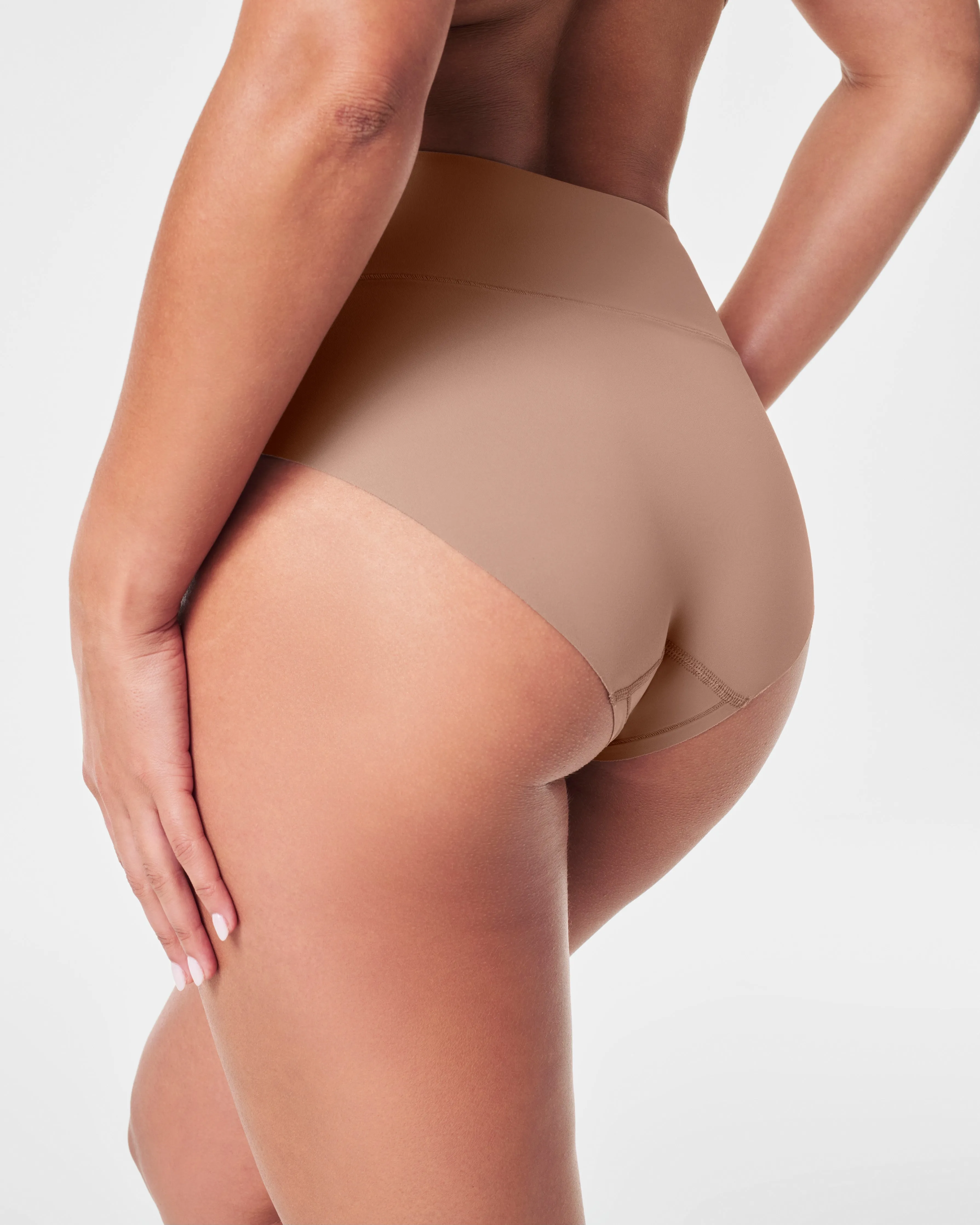 SPANXsmooth™ Contouring Hi-Leg Brief