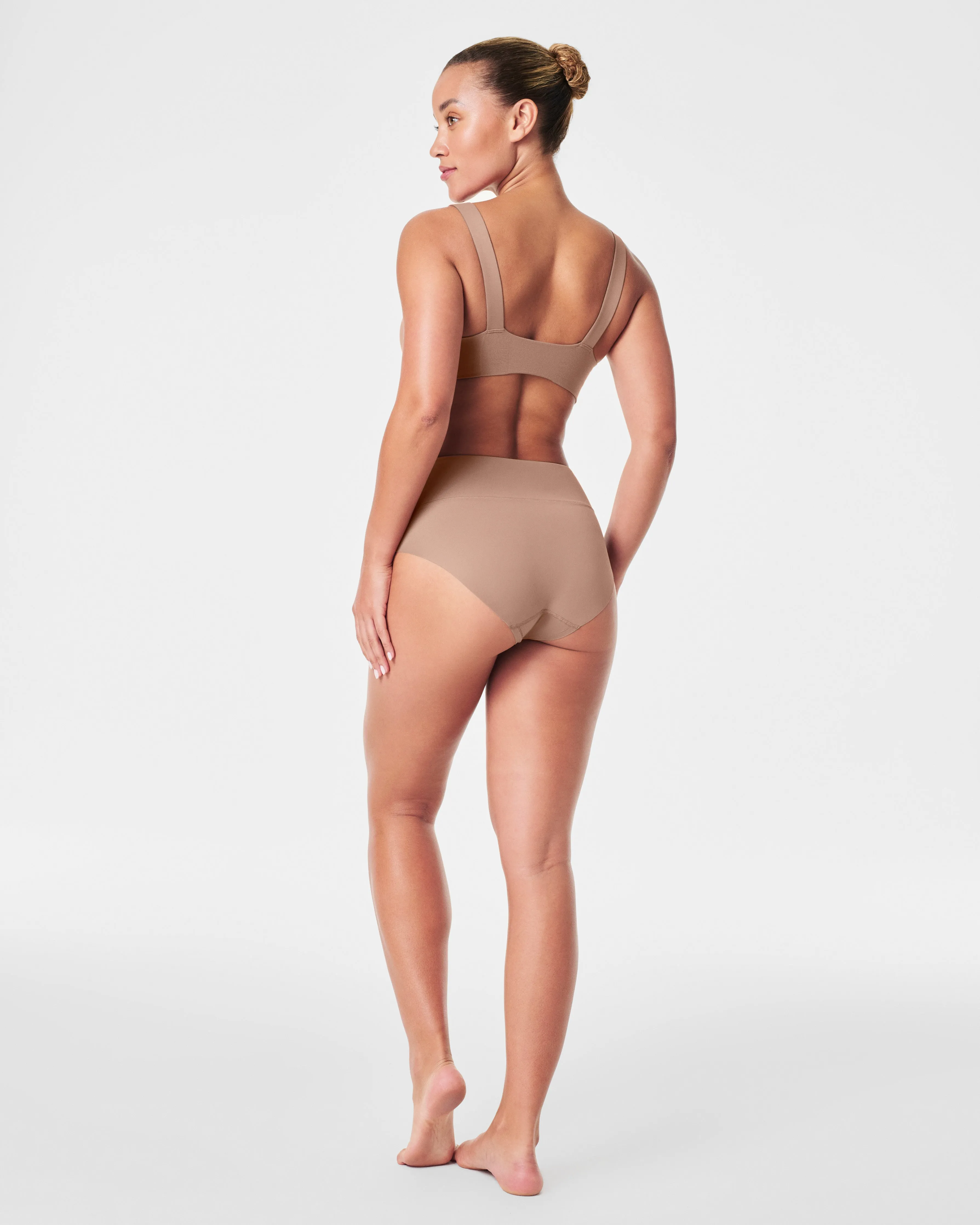 SPANXsmooth™ Contouring Hi-Leg Brief
